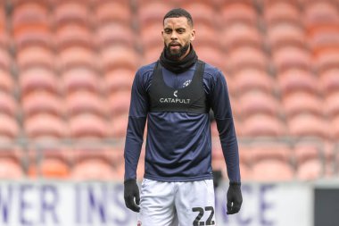 Blackpool 'dan CJ Hamilton, 21 Nisan 2025' te Bloomfield Road, Blackpool 'da oynanan Blackpool-Wrexham maçında maç öncesi ısınma turunda...