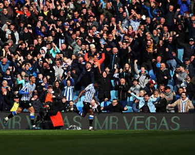 Sheffield Wednesday takımından Anthony Musaba, 21 Nisan 2025 tarihinde Sheffield, İngiltere 'deki Hillsborough' da oynanan Sheffield Wednesday-Middlesbrough maçında golünü kutluyor.
