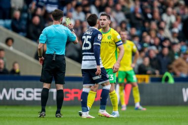 Norwich City 'den Kenny McLean, 21 Nisan 2025' te Londra 'nın The Den şehrinde oynanan Sky Bet Şampiyonası maçında sarı kart aldı.