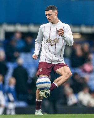 Manchester City 'den Phil Foden Premier League maçında ısınma turunda Everton Manchester City' ye karşı Goodison Park, Liverpool, Birleşik Krallık, 19 Nisan 2025