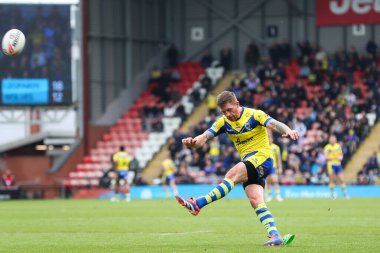 Warrington Wolves 'tan Marc Sneyd, 19 Nisan 2025' te Leigh Spor Köyü 'nde oynanan Betfred Süper Lig 8. Raundunda 18-14' lük galibiyet vuruşunu yapıyor.