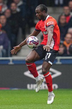 Luton Town takımından Millenic Alli 21 Nisan 2025 'te Luton Town - Bristol City maçında Kenilworth Road, Luton, İngiltere