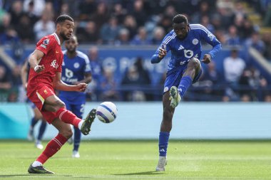Leicester City 'den Wilfred Ndidi 20 Nisan 2025' te King Power Stadyumu 'nda Leicester City ile Liverpool arasındaki Premier League maçında pas attı.