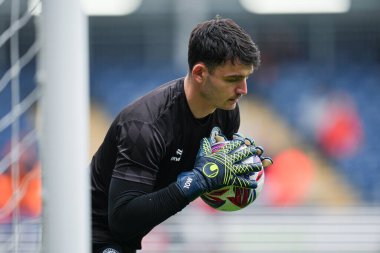 Bristol City 'den Max O' Leary, Gök İddia Şampiyonası öncesinde Luton Town, Bristol City 'ye karşı Kenilworth Road, Luton, İngiltere, 21 Nisan 2025