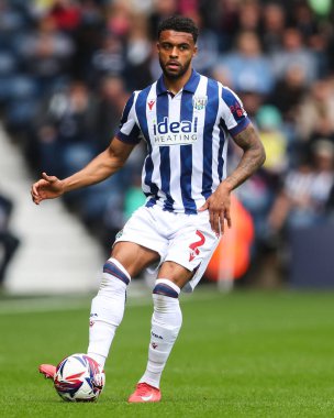 West Bromwich Albion 'dan Darnell Furlong, 21 Nisan 2025' te İngiltere 'nin başkenti West Bromwich' te oynanan West Bromwich Albion-Derby maçında