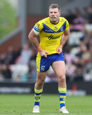 Warrington Wolves takımından Lachlan Fitzgibbon 19 Nisan 2025 'te Leigh Spor Köyü' nde oynanan 8. Betfred Süper Lig karşılaşmasında Leigh Leopards 'a karşı Warrington Wolves maçını izledi.