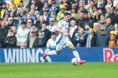 Leeds United 'dan Malikane Solomon, 21 Nisan 2025' te Leeds Road, Leeds, İngiltere 'de Leeds United ve Stoke City arasındaki Sky Bet Şampiyonası maçında kanadı kırdı.