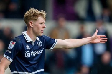 Millwall 'dan Josh Coburn, 21 Nisan 2025' te İngiltere 'nin başkenti Londra' da oynanan Millwall-Norwich City maçında tepki gösterdi.