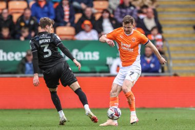 Wrexham 'dan Lewis Brunt ve Blackpool' dan Lee Evans 21 Nisan 2025 'te Bloomfield Road, Blackpool, İngiltere' de oynanan 1.