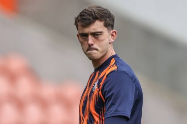 Blackpool 'dan Harry Tyrer 21 Nisan 2025' te Bloomfield Road, Blackpool 'da oynanan Sky Bet 1 karşılaşmasında ısınma turunda