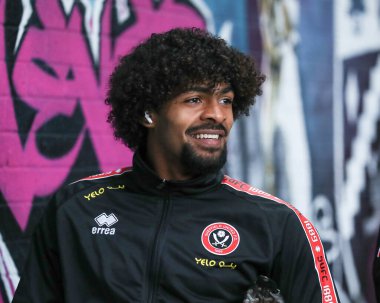 Sheffield United takımından Hamza Choudhury, Burnley - Sheffield United maçı öncesinde stadyuma geldi.