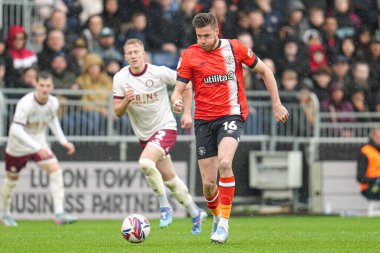 Luton Town 'dan Reece Burke 21 Nisan 2025' te Luton Town - Bristol City maçında Kenilworth Road, Luton, İngiltere