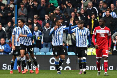 Sheffield Wednesday 'den Josh Windass, 21 Nisan 2025' te İngiltere 'nin başkenti Hillsborough' da oynanan Sheffield Wednesday-Middlesbrough maçında golünü kutluyor.