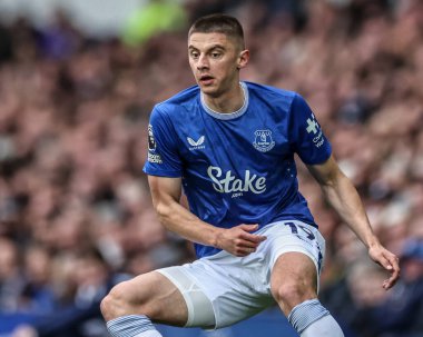 Premier Lig maçında Everton, Manchester City 'ye karşı Goodison Park, Liverpool' da 19 Nisan 2025 'te oynanan Everton maçı sırasında Everton' dan Vitaliy Mykolenko