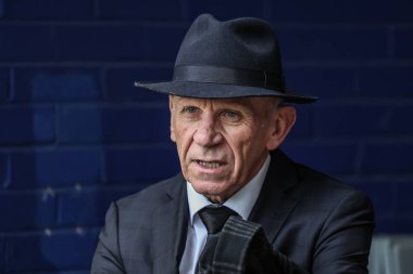 Everton 'ın eski oyuncusu Peter Reid Premier Lig maçı sırasında Everton Manchester City' ye karşı Goodison Park, Liverpool, İngiltere, 19 Nisan 2025