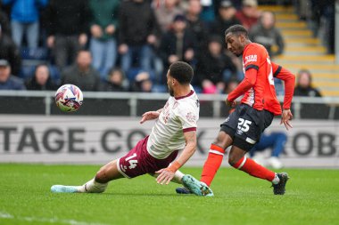 Luton Town 'dan Isaiah Jones, 21 Nisan 2025' te Luton Town - Bristol City maçı sırasında Luton Town - Luton Town - Luton Road, İngiltere