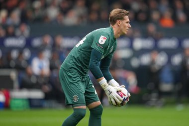 Luton Town 'dan Thomas Kaminski Gök Bahis Şampiyonası sırasında Luton Town, Bristol City' ye karşı Kenilworth Road, Luton, İngiltere, 21 Nisan 2025