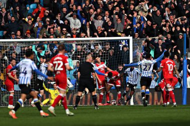Sheffield Wednesday takımından Anthony Musaba, 21 Nisan 2025 tarihinde Sheffield, İngiltere 'deki Hillsborough' da oynanan Sheffield Wednesday-Middlesbrough maçında golünü kutluyor.
