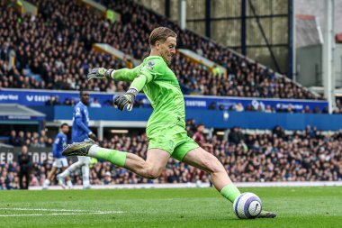Everton 'dan Jordan Pickford Premier League maçı sırasında Everton Manchester City ile Goodison Park, Liverpool, İngiltere' de 19 Nisan 2025 'te karşı karşıya geldi.