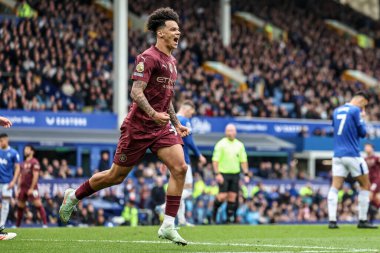 Manchester City 'den Nico O' Reilly, 19 Nisan 2025 tarihinde İngiltere 'nin Liverpool kenti Goodison Park' ta oynanan Premier League maçı sırasında 0-1 kazanma hedefini kutluyor.
