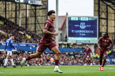 Manchester City 'den Nico O' Reilly, 19 Nisan 2025 tarihinde İngiltere 'nin Liverpool kenti Goodison Park' ta oynanan Premier League maçı sırasında 0-1 kazanma hedefini kutluyor.