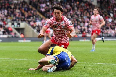Warrington Wolves takımından Matty Ashton 19 Nisan 2025 'te Leigh Spor Köyü' nde oynanan 8. Betfred Leopards vs Warrington Wolves karşılaşmasında 18-12 'lik skora ulaştı.