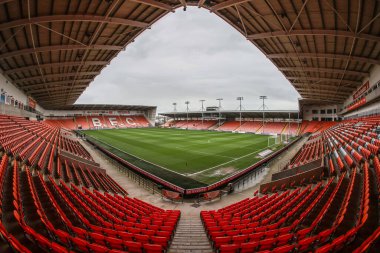 Bloomfield Yolu 'nun, Sky Bet Ligi 1' in önündeki genel görünümü 21 Nisan 2025 'te Bloomfield Road, Blackpool' da Blackpool-Wrexham maçı.