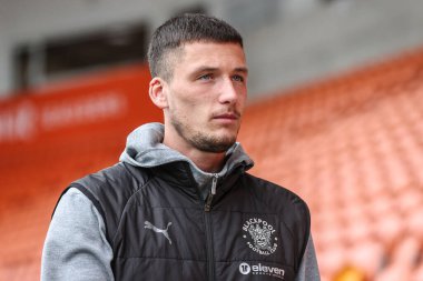 Blackpool 'dan Oliver Casey, 21 Nisan 2025' te Bloomfield Road, Blackpool, İngiltere 'de oynanan Blackpool-Wrexham maçında geldi.