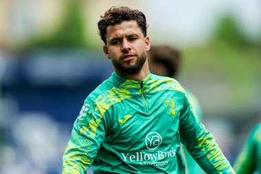 Norwich City 'den Emiliano Marcondes, 21 Nisan 2025' te The Den, Londra 'da oynanan Millwall-Norwich City maçından önce ısınıyor.