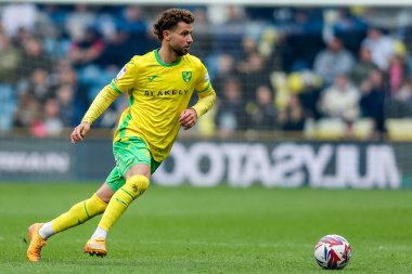 Norwich City 'den Emiliano Marcondes, 21 Nisan 2025' te Londra 'nın The Den kentinde oynanan Sky Bet Şampiyonası maçında topla koşuyor.