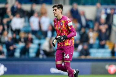 Norwich City 'den Vicente Reyes 21 Nisan 2025' te Londra 'daki The Den' de Millwall Norwich City 'e karşı oynadığı Gökyüzü İddia Şampiyonası maçında eylem halinde.