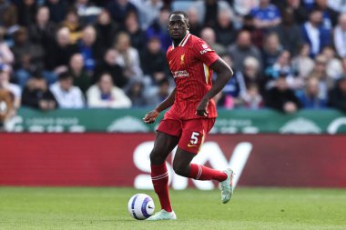 Liverpool 'dan İbrahima Konat, 20 Nisan 2025' te King Power Stadyumu 'nda Leicester City ile Liverpool arasında oynanan Premier League maçı sırasında hareket halindeydi.