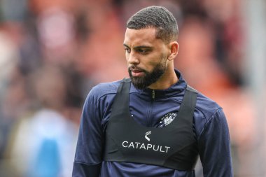 Blackpool 'dan CJ Hamilton, 21 Nisan 2025' te Bloomfield Road, Blackpool 'da oynanan Blackpool-Wrexham maçında maç öncesi ısınma turunda...