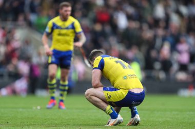 Warrington Wolves 'dan üzgün bir Lachlan Fitzgibbon, 19 Nisan 2025' te Leigh Spor Köyü 'nde oynanan Betfred Süper Lig 8. Raundu karşılaşmasında takımının kaybetmesine tepki gösterdi.