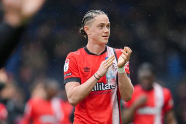 Luton Town 'dan Thelo Aasgaard Gök İddia Şampiyonası maçında Luton Town, Bristol City' ye karşı Kenilworth Road, Luton, İngiltere, 21 Nisan 2025