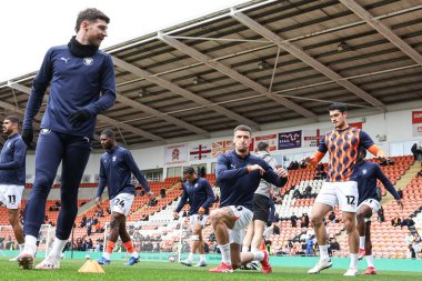 Blackpool 'dan Oliver Casey 21 Nisan 2025' te Bloomfield Road, Blackpool 'da oynanan Blackpool-Wrexham maçında maç öncesi ısınma seansında