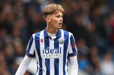 West Bromwich Albion 'dan Isaac Price, West Bromwich Albion - Derby County maçı sırasında Hawthorns, West Bromwich, İngiltere, 21 Nisan 2025