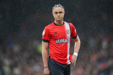 Luton Town 'dan Thelo Aasgaard Gök İddia Şampiyonası maçında Luton Town, Bristol City' ye karşı Kenilworth Road, Luton, İngiltere, 21 Nisan 2025
