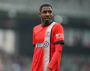 Luton Town 'dan Isaiah Jones 21 Nisan 2025' te Luton Town - Bristol City maçında Kenilworth Road, Luton, İngiltere 'de karşılaştı.