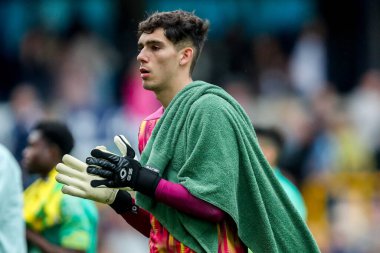 Norwich City 'den Vicente Reyes, 21 Nisan 2025' te The Den, Londra, İngiltere 'de oynanan Sky Bet Şampiyonası maçı sonrasında takımların yenildiğini kabul ediyor.