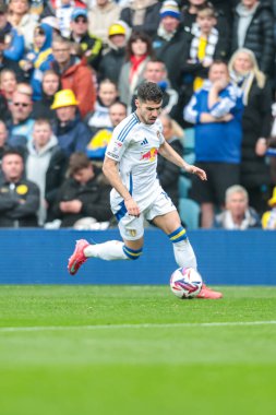 Leeds United 'dan Malikane Solomon, Leeds Road, Leeds, İngiltere' de Leeds United - Stoke City maçında 21 Nisan 2025 'te maç yapıyor.