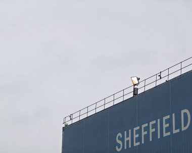 Sheffield Çarşamba tabelası Hillsborough 'un dışında. 21 Nisan 2025' te Sheffield Wednesday, Hillsborough, Sheffield 'da Middlesbrough' a karşı oynadığı Gökyüzü İddia Şampiyonası maçından önce.