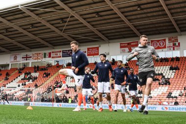 Blackpool 'dan Lee Evans 21 Nisan 2025' te Bloomfield Road, Blackpool 'da oynanan Sky Bet Ligi 1 maçında ısınma turunda