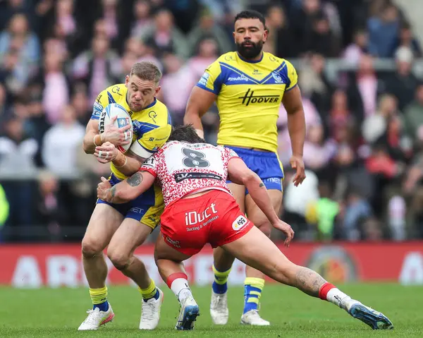 Warrington Wolves takımından Matt Dufty, 19 Nisan 2025 'te Leigh Spor Köyü' nde oynanan Betfred Süper Lig 8. Raundunda Leigh Leopards 'a karşı Warrington Wolves ile karşı karşıya geldi.