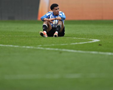 Sheffield Wednesday 'den Gabriel Otegbayo, 21 Nisan 2025' te İngiltere 'nin başkenti Sheffield' da Çarşamba günü oynanan ve Middlesbrough 'a karşı oynanan Gökyüzü İddia Şampiyonası maçında oturuyor.