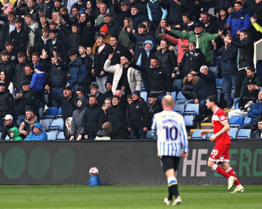 Sheffield Wednesday taraftarları 21 Nisan 2025 'te Sheffield Çarşamba günü Hillsborough, Sheffield, İngiltere' de oynanan Sky Bet Şampiyonası maçında Sheffield 'a karşı.