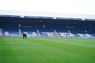 Kenilworth Yolu 'nun Kenilworth Yolu' nun önü, 21 Nisan 2025 'te Luton Town ile Bristol City arasında oynanan karşılaşma.