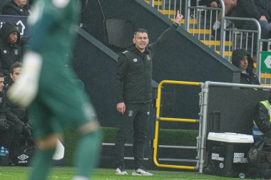 Luton Town 'un teknik direktörü, 21 Nisan 2025' te Luton Town - Bristol City maçı sırasında Luton Town - Kenilworth Road, Luton, İngiltere