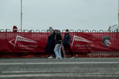 Taraftarlar Mattioli Woods Welford Road Stadyumu 'na 2025 Guinness Kadınlar 6 Ulusun İskoçya maçından önce 19 Nisan 2025' te Mattioli Woods Welford Road Stadyumu 'nda geldiler.