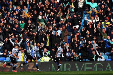 Sheffield Wednesday takımından Anthony Musaba, 21 Nisan 2025 tarihinde Sheffield, İngiltere 'deki Hillsborough' da oynanan Sheffield Wednesday-Middlesbrough maçında golünü kutluyor.